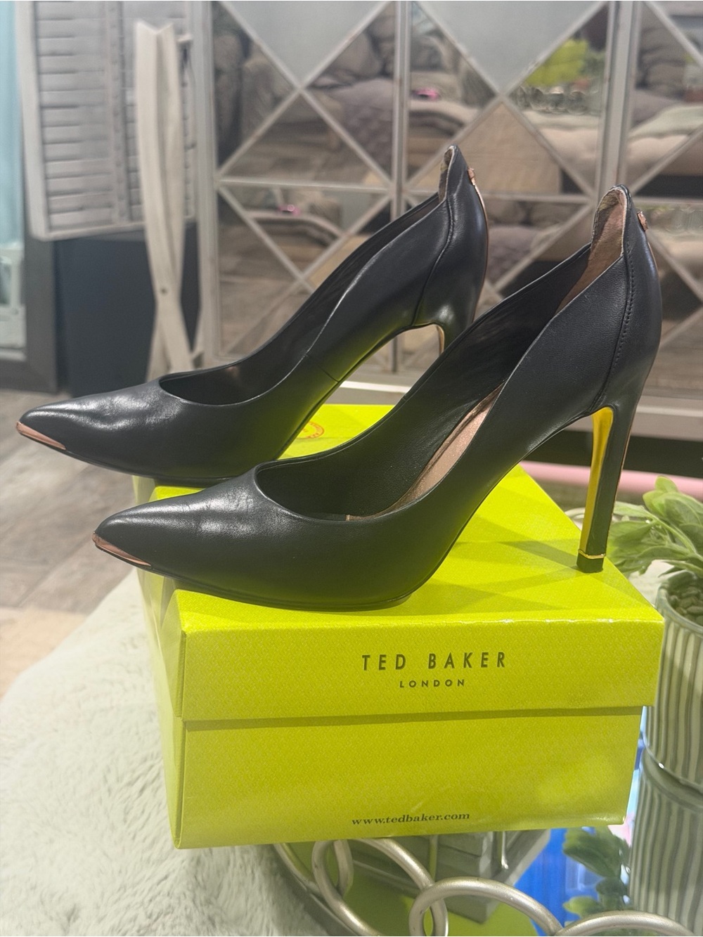 Ted Baker Melisah Black High Heel Pumps with Rose Gold Accents - Size 39.5/US 9